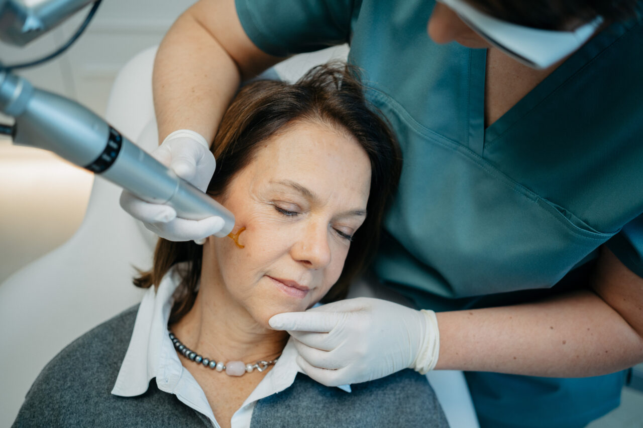 Die Hautbehandlung mit dem Laser im Praxis Rieth